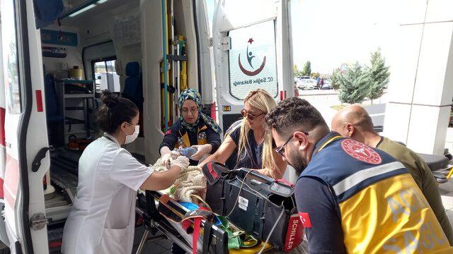 Aksaray'da otomobilin park halindeki otomobile çarptığı kazada 1 bebek öldü, 3 kişi yaralandı