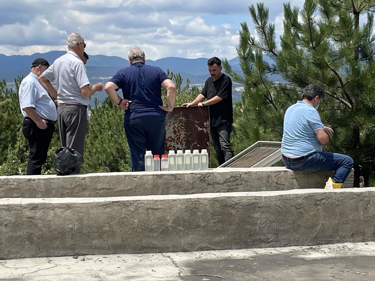 G&Uuml;NCELLEME - Bolu'da 20 kişi zehirlenme ş&uuml;phesiyle hastaneye kaldırıldı
