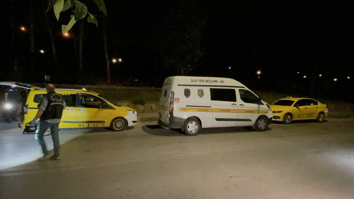 Adana'da bı&ccedil;aklanan taksi s&uuml;r&uuml;c&uuml;s&uuml; ağır yaralandı
