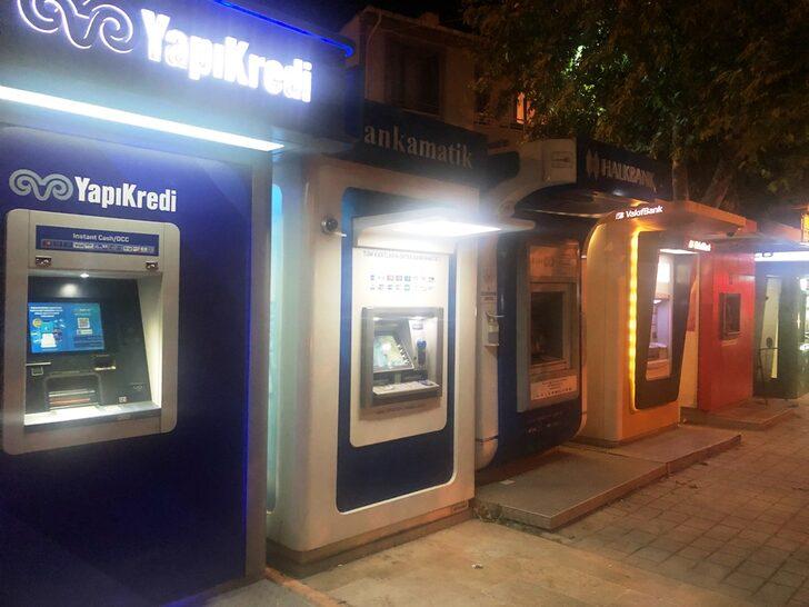 Yalova'da akli dengesi yerinde olmayan şahıs yeniden ATM'lere zarar verdi G3