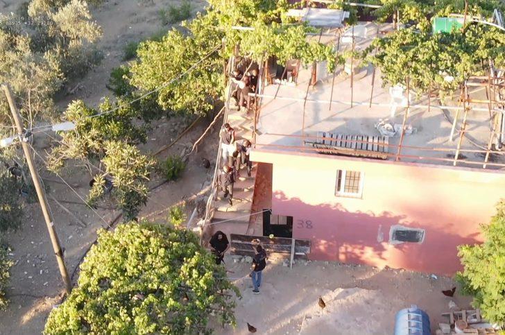 Adana'da FETÖ'nün hücre evine yönelik operasyon polis kamerasında G3
