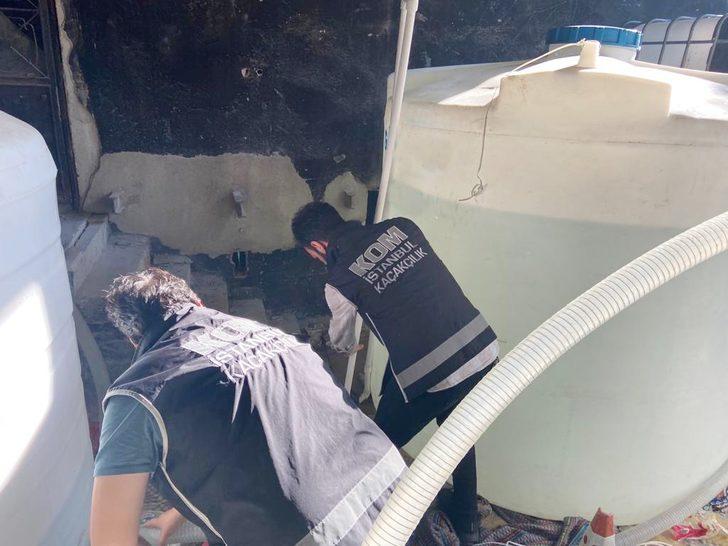 İstanbul'da sahte alkol ürettiği belirlenen 2 şüpheli tutuklandı G2