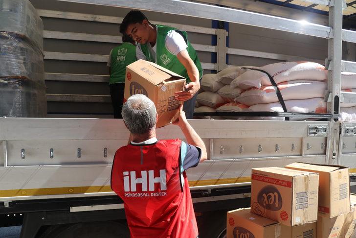 Erzincan'da toplanan 24 tonluk yardım malzemesi Suriye'ye gönderildi G4