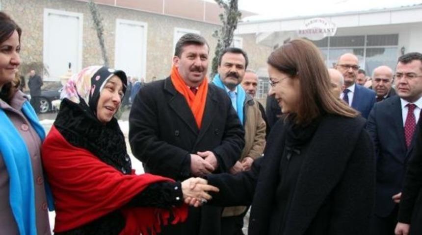 Bakan İslam: Biz devletin şefkat eliyiz