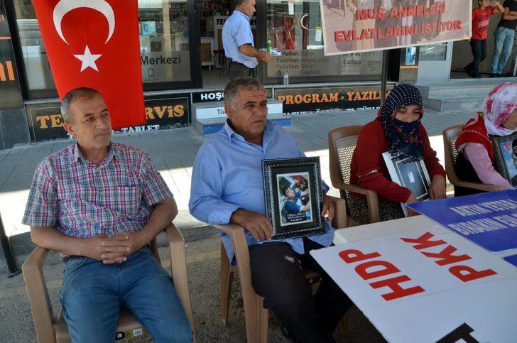 Muşlu aileler evlatları için HDP il binası önündeki oturma eylemini sürdürdü G3