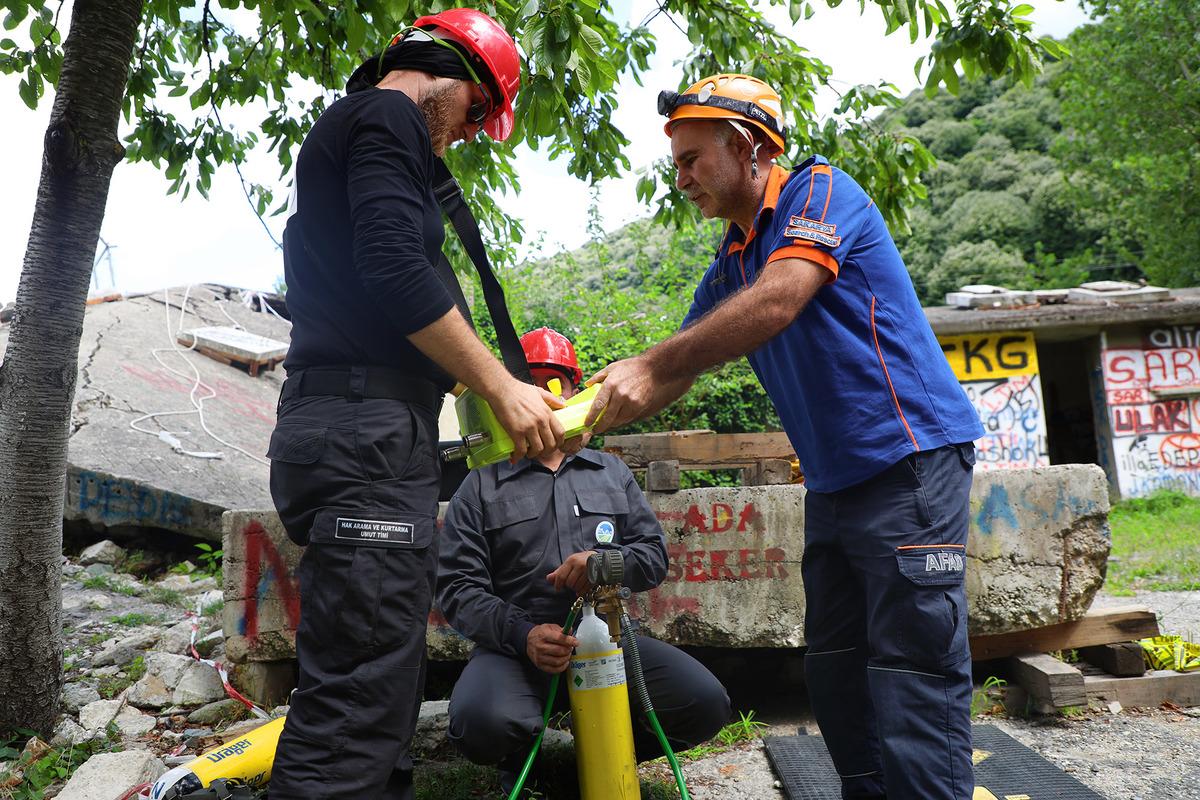 Sakarya'da kurulan arama kurtarma ekibi "SABAK" olası afetlerde g&ouml;rev alacak