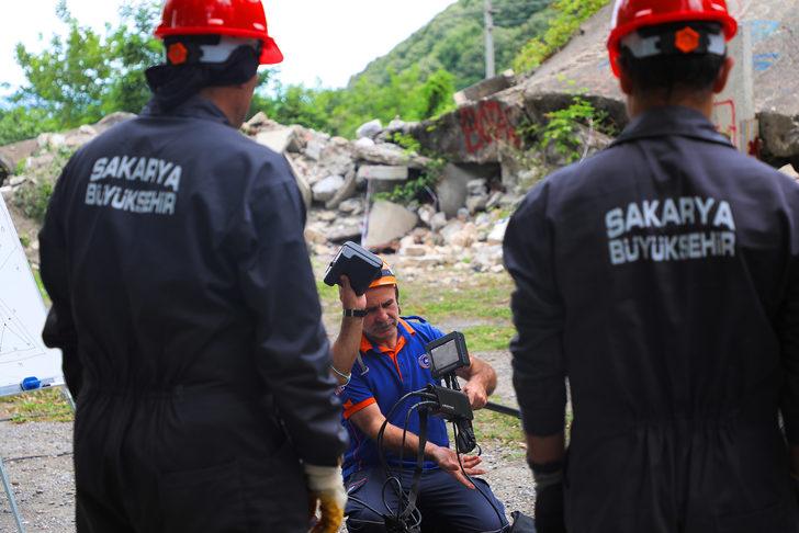 Sakarya'da kurulan arama kurtarma ekibi "SABAK" olası afetlerde görev alacak G3