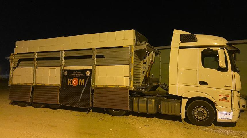 Konya'da gümrük kaçağı 14 milyon 900 bin makaron ele geçirildi