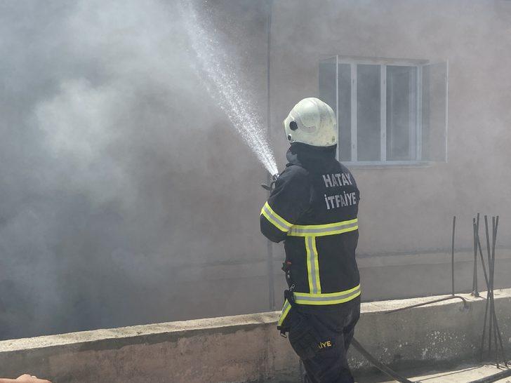 Hatay'da yangın çıkan ev kullanılamaz hale geldi G2