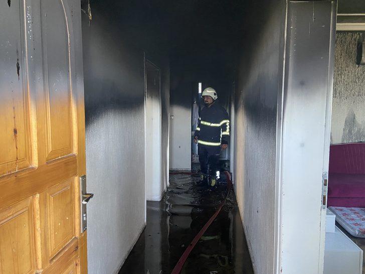 Hatay'da yangın çıkan ev kullanılamaz hale geldi G3