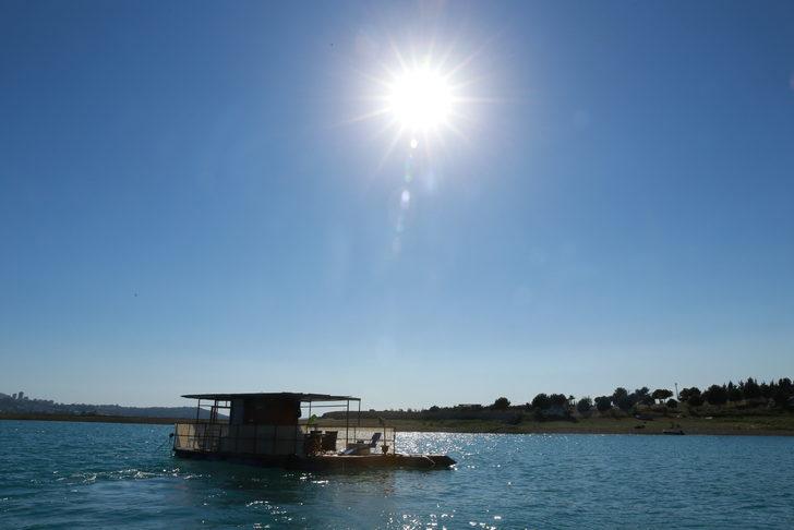 Adana'da baraj gölündeki "yüzen evler"in sayısı artıyor G4