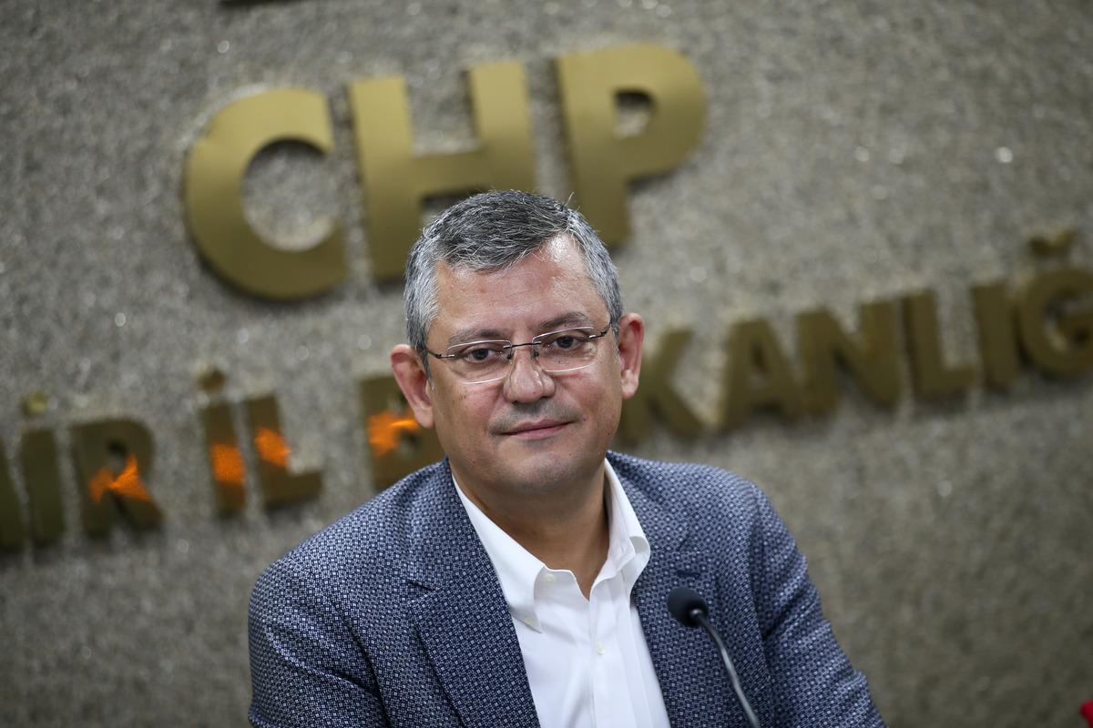 CHP'li &Ouml;zg&uuml;r &Ouml;zel, İzmir'de g&uuml;ndemi değerlendirdi:
