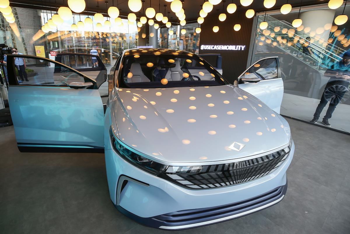 Togg, "Konsept Akıllı Cihazını" Zorlu Center'da vitrine &ccedil;ıkardı