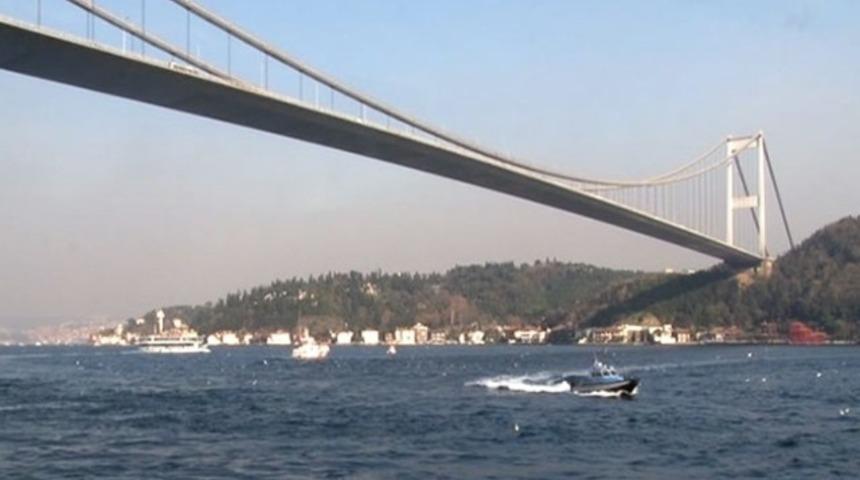 İstanbul Boğazı'nda &ccedil;ifte intihar şoku
