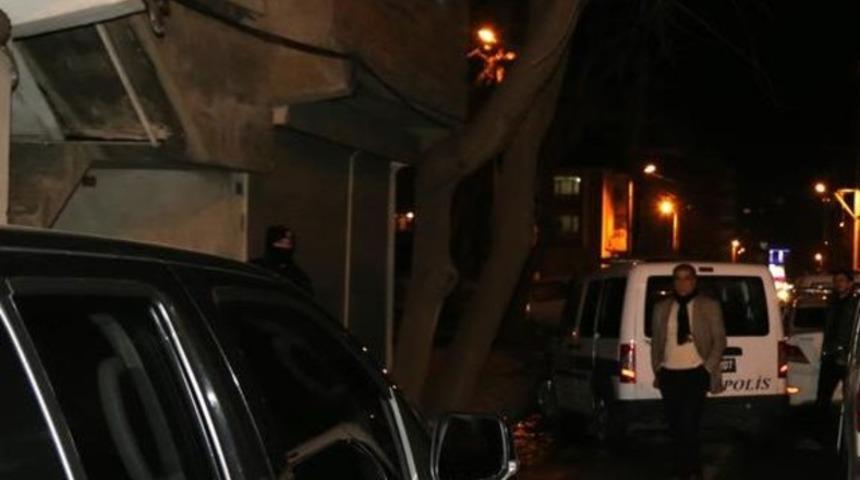 Kavgayı izlerken canından oldu