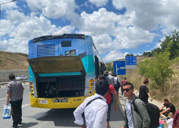 İETT otobüsünün arızalanması nedeniyle İstanbul Havalimanı yolcuları yolda kaldı G2