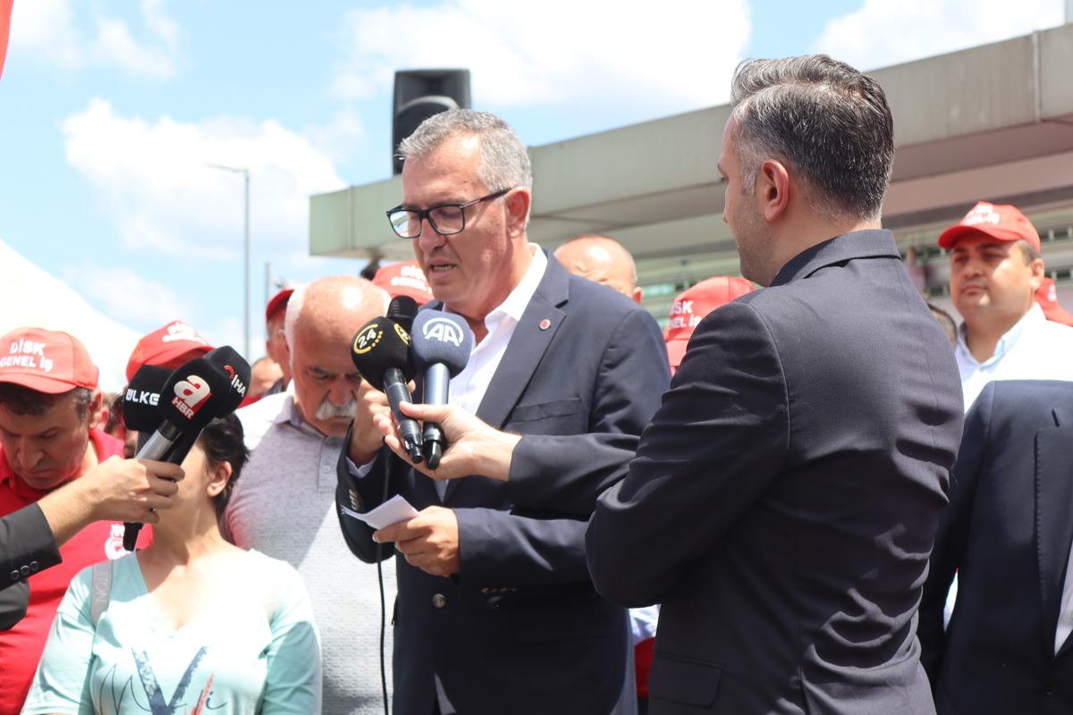 Sarıyer Belediyesinde grev yapan iş&ccedil;ilere destek