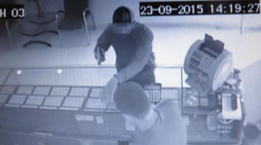 2 saatte 2 kuyumcuyu soyan kişi yakalandı