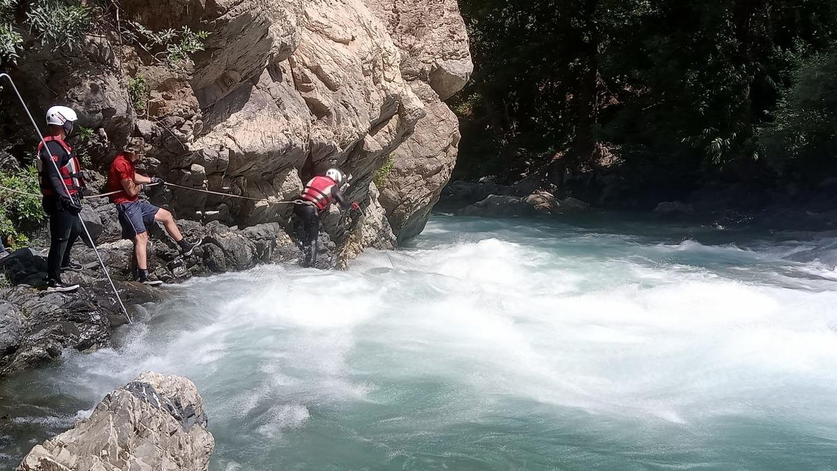 M&uuml;k&uuml;s &Ccedil;ayı'na d&uuml;şen hemşireyi arama &ccedil;alışmaları 40'ıncı g&uuml;n&uuml;nde s&uuml;r&uuml;yor