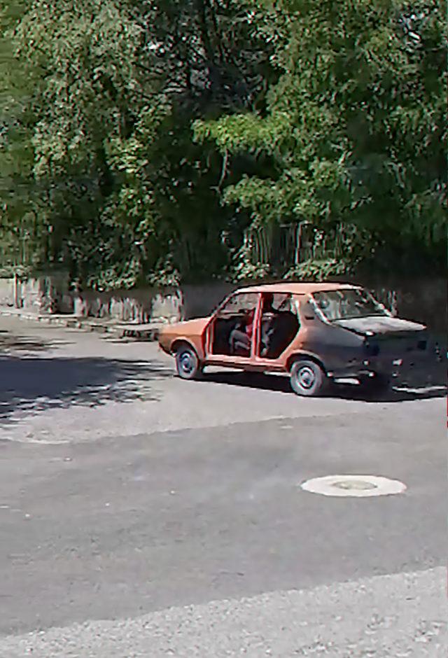 Karabük'te sürücü ve vatandaşların tehlikeli yolculukları kameraya yansıdı