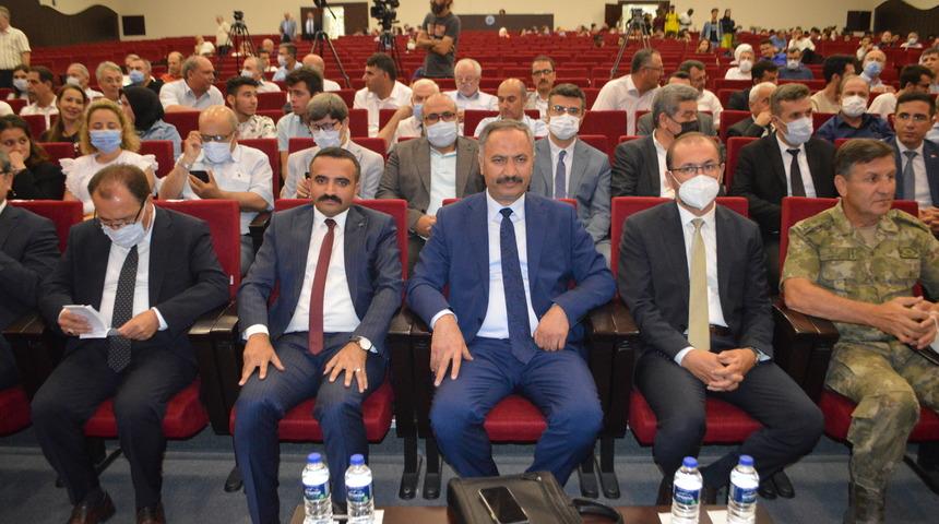 Afyonkarahisar'da "Tarih ve Hukuk Perspektifinde 15 Temmuz Paneli" yapıldı