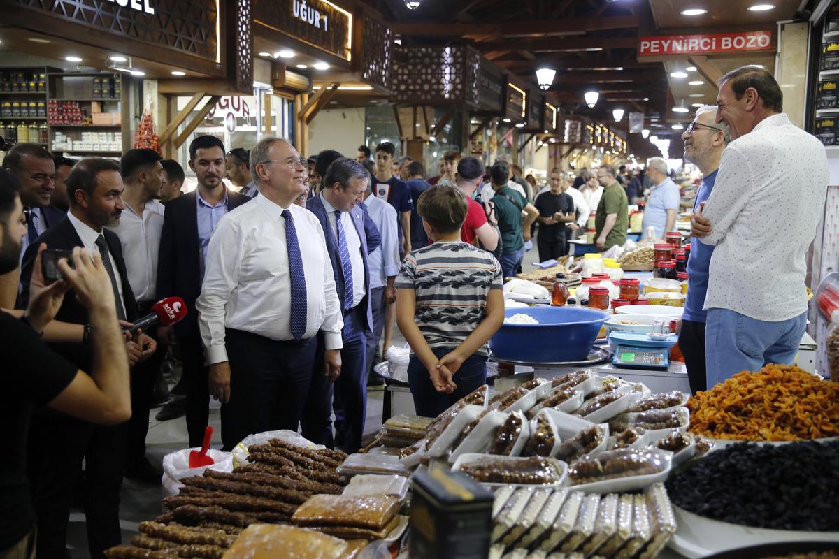 CHP Ekonomi Masası heyeti Elazığ'da temaslarını s&uuml;rd&uuml;rd&uuml;