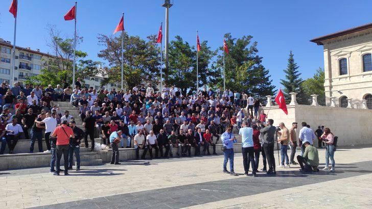 Sivas'ta maaşlarını alamayan Demir Çelik Fabrikası işçileri eylem yaptı G4