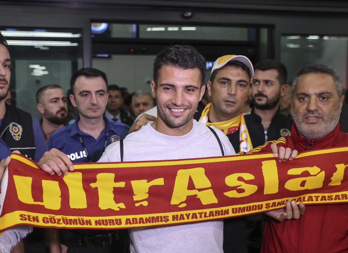 Galatasaray'ın transfer g&ouml;r&uuml;şmelerine başladığı Dubois, İstanbul geldi