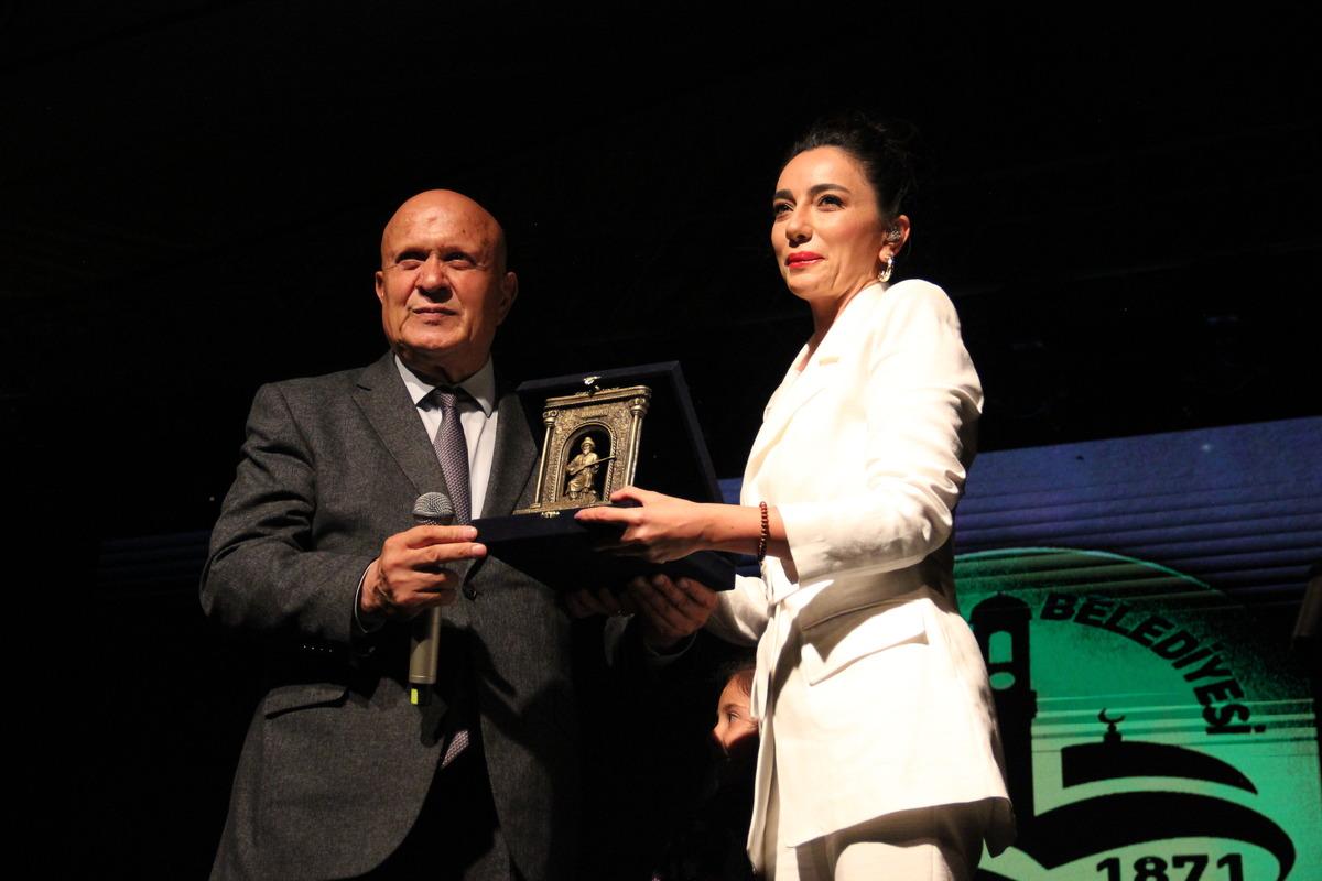 Dede Korkut Uluslararası K&uuml;lt&uuml;r ve Sanat Ş&ouml;leni'nde &Ouml;yk&uuml; G&uuml;rman konser verdi