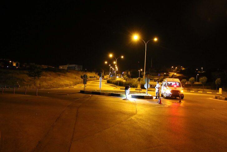 GÜNCELLEME - Uşak'ta denetimden kaçarken kamyonetiyle polise çarpan sürücü tutuklandı G4