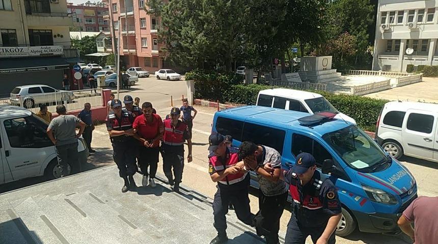 Adana'da 1 kişinin öldüğü, 2 kişinin yaralandığı kavganın 3 şüphelisi tutuklandı