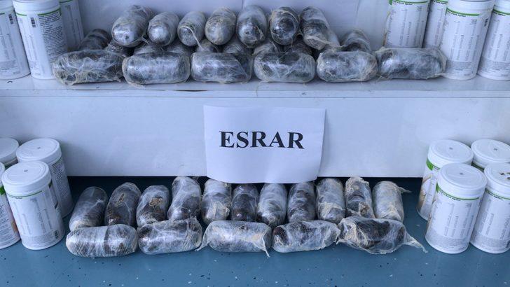 Adana'da otobüsteki zayıflama kürü kutularından 23 kilo 256 gram esrar çıktı G2