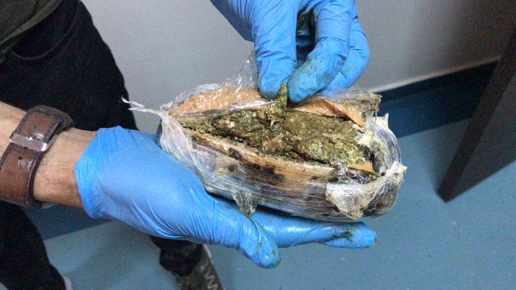 Adana'da otobüsteki zayıflama kürü kutularından 23 kilo 256 gram esrar çıktı G4