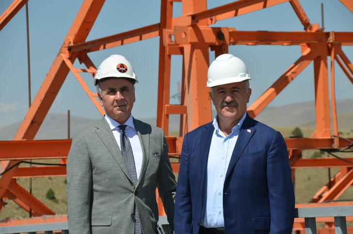 Kars'ta yapımı süren 120 metre yüksekliğindeki viyadükte sona doğru G4