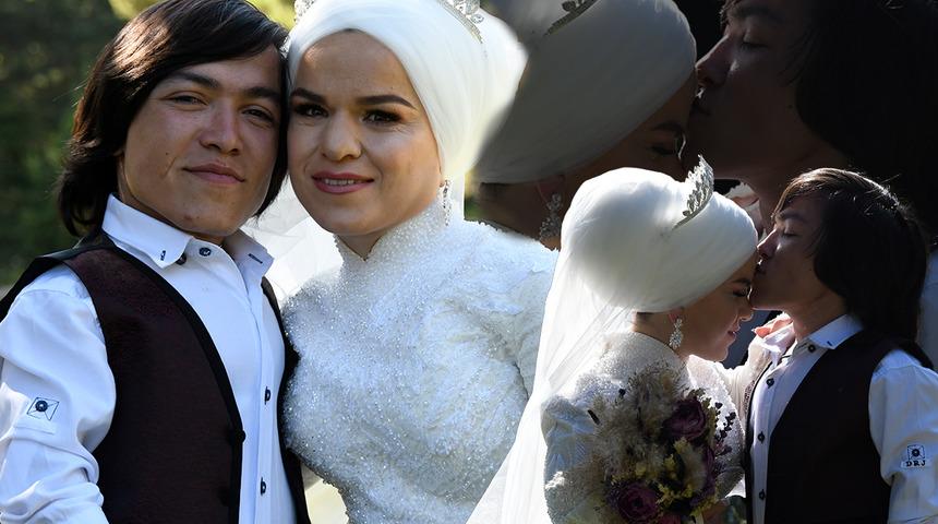 Akondroplazili &ccedil;ift, d&uuml;nyaevine girdi! 'Ailem ilk başta karşı &ccedil;ıkmıştı'