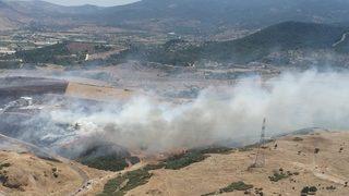 İzmir'deki otluk alan yangınlarına müdahale ediliyor