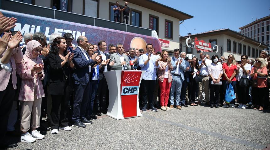 CHP Grup Başkanvekili Özel, Balıkesir'de partililerle bir araya geldi