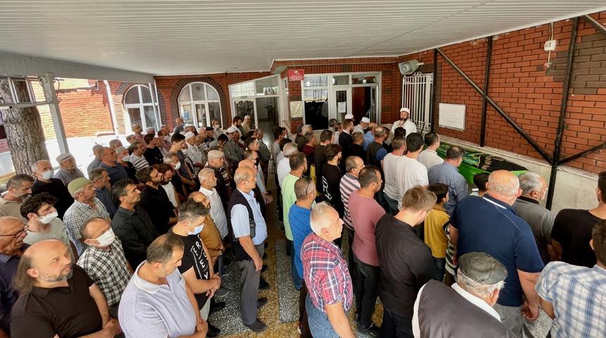 Eskişehir'deki trafik kazasında ölen genç hemşirenin cenazesi toprağa verildi