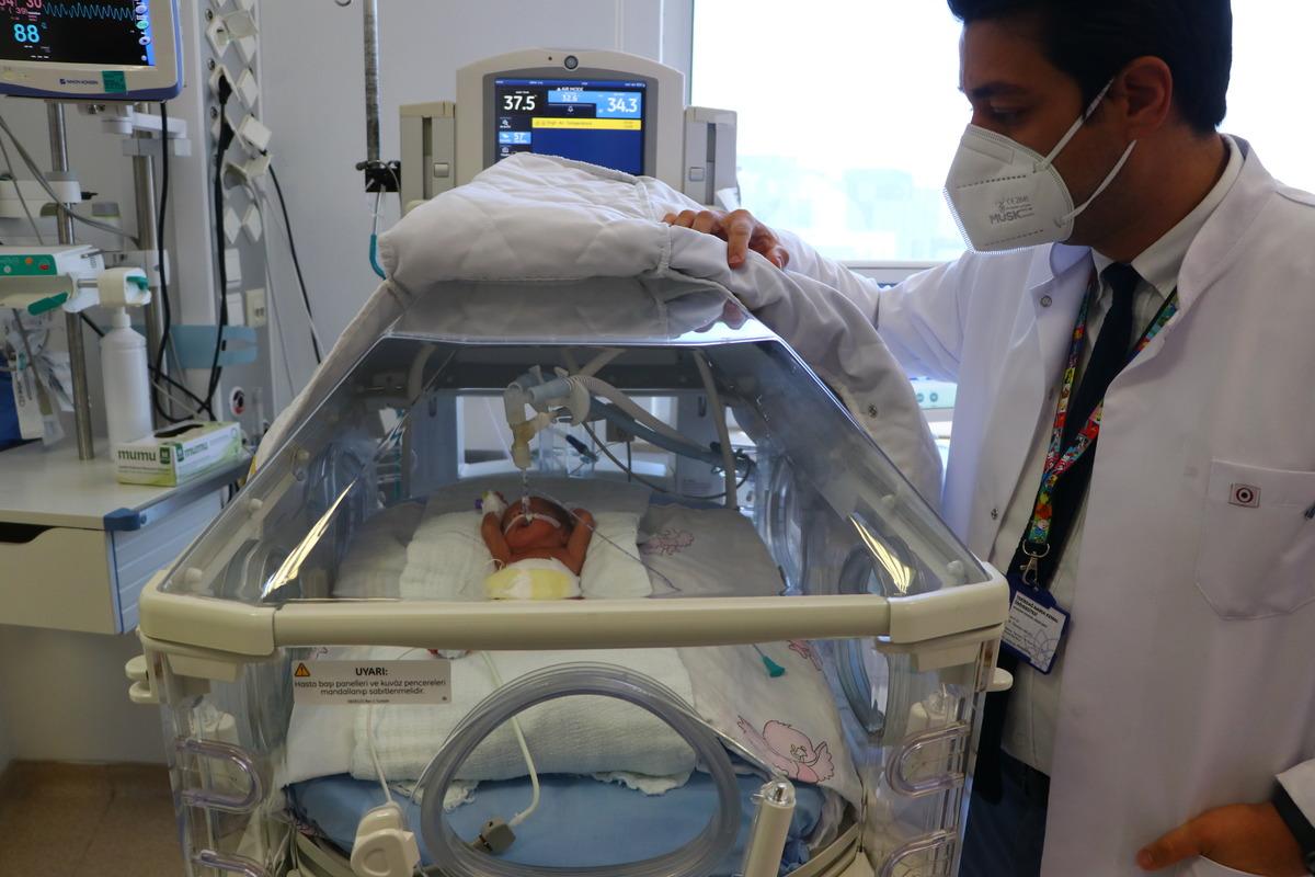 Tekirdağ'da 23 haftalık doğan bebeğe k&ouml;k h&uuml;cre nakli yapıldı