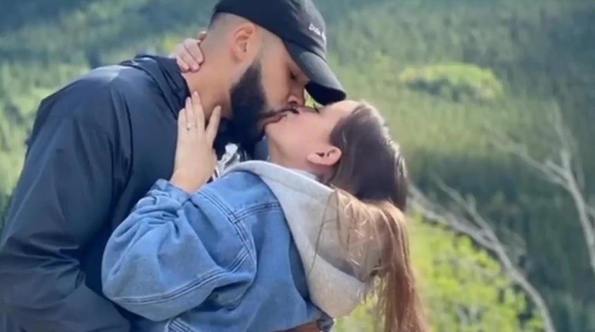 Balayında üçüncü kişi skandalı! Jakuziye bile birlikte girdiler