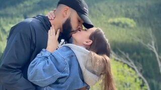 Balayında üçüncü kişi skandalı! Jakuziye bile birlikte girdiler