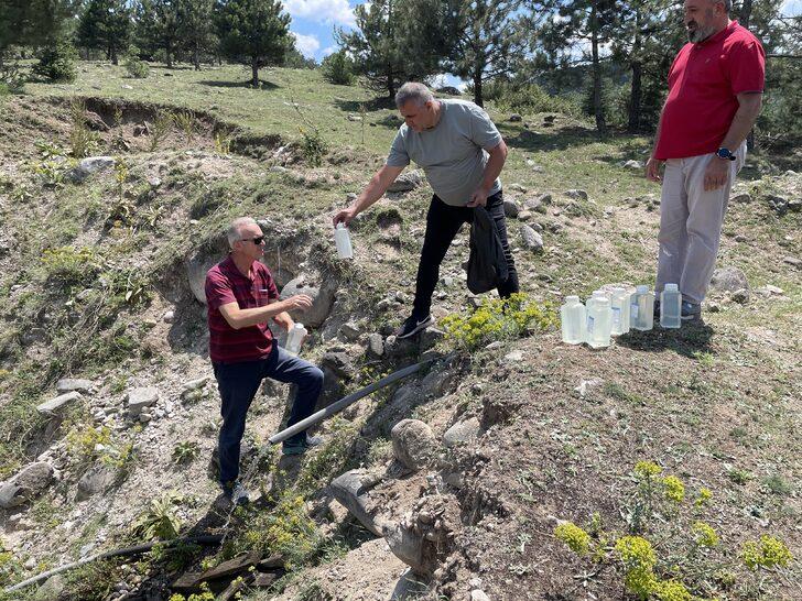 Bolu'nun Yuva köyünde su kaynaklarında temizlik çalışmaları sürüyor G4