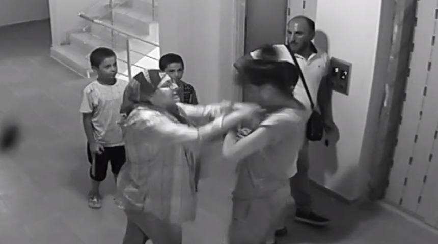 Çocukların kavgası ortalığı karıştırdı... Kadınlar birbirine girdi! 'Gördüğüm yerde döveceğim'