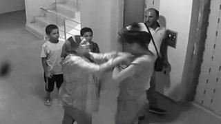 Çocukların kavgası ortalığı karıştırdı... Kadınlar birbirine girdi! 'Gördüğüm yerde döveceğim'