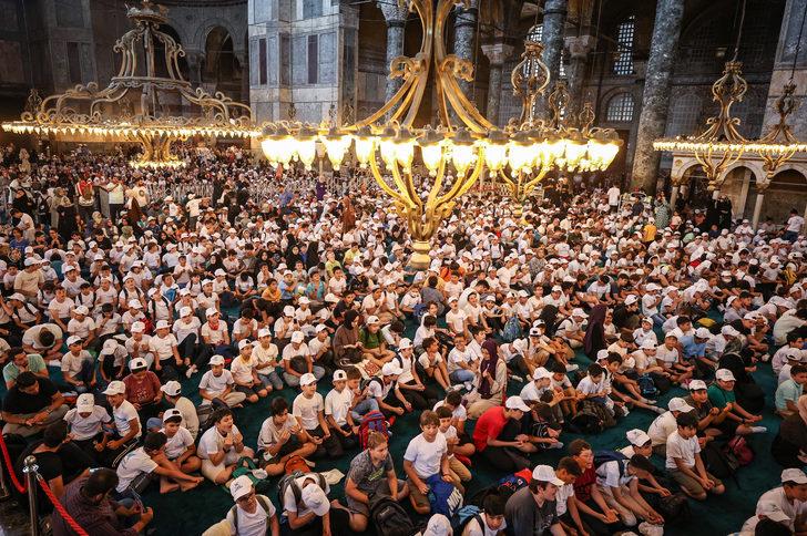 TÜGVA "Yaz Okulu Buluşması" Ayasofya-i Kebir Camisi'nde yapıldı G3