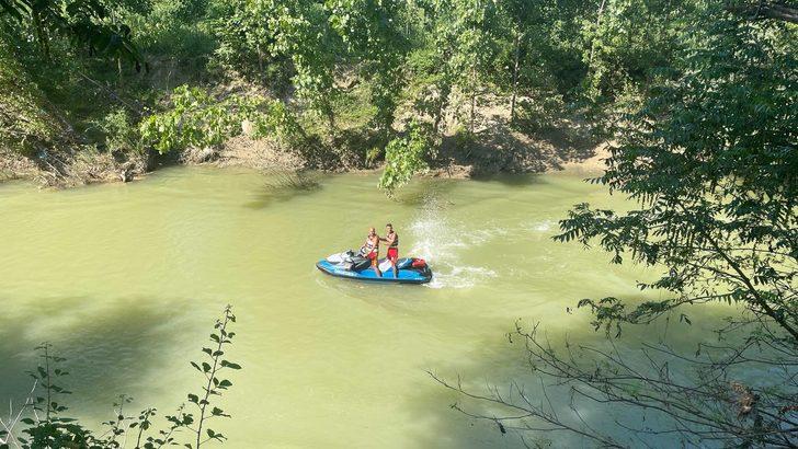 GÜNCELLEME - Sakarya'da Melen Çayı'na devrilen otomobilin sürücüsü öldü G5