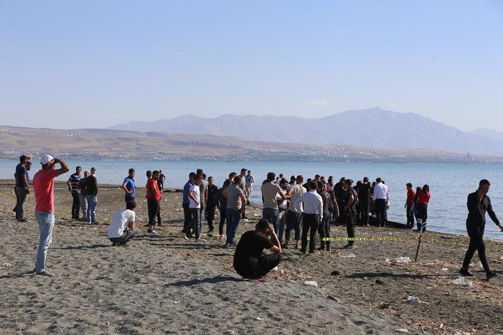 Van Gölü'ne giren 6 çocuktan 2'si boğuldu G1