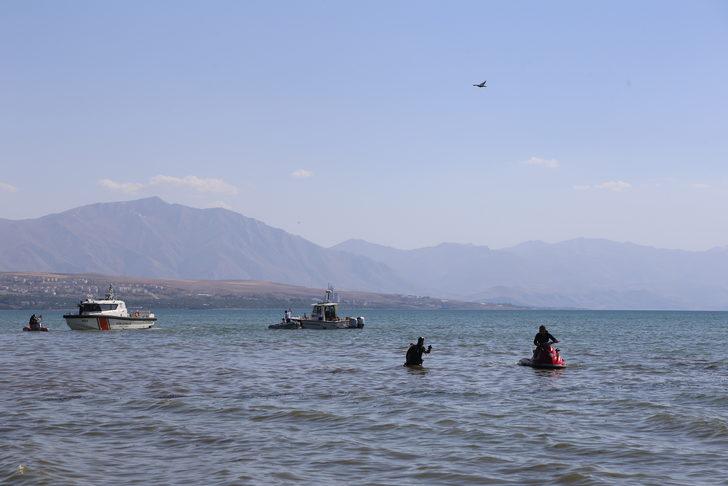 Van Gölü'ne giren 6 çocuktan 2'si boğuldu G3