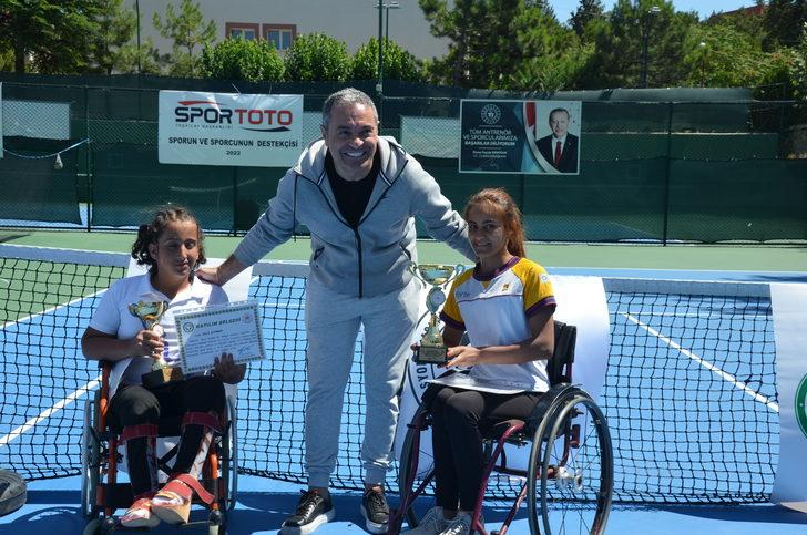 "Tekerlekli Sandalye Tenis Akıncılar Klasman Turnuvası" sona erdi G1