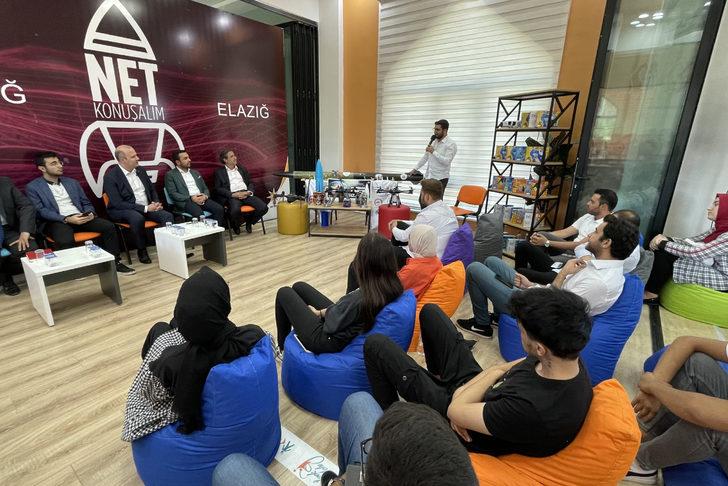 AK Parti Genel Başkan Yardımcısı Ömer İleri, Elazığ'da gençlerle buluştu G3